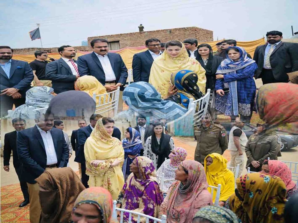 "وزیراعلیٰ مریم نواز شریف سیلاب متاثرین کیلئے 10 لاکھ امداد کا اعلان کر رہی ہیں"