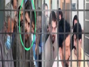 سردار شیر باز ستکزئی کو عدالت میں پیش کیا جا رہا ہے