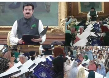خیبرپختونخوا کے گورنر نے خواتین اور اقلیتی اراکین سے حلف لیا