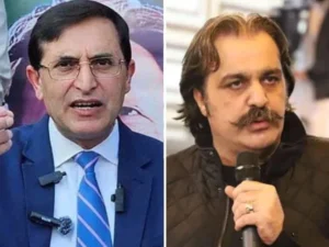 "پی ٹی آئی قیادت علی امین گنڈاپور اور بیرسٹر گوہر کی سربراہی میں لاہور میں احتجاجی مشاورت کرتے ہوئے"