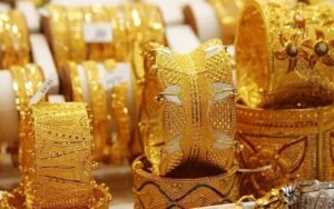 کراچی کی صرافہ مارکیٹ میں سونے اور چاندی کی قیمتوں میں نمایاں اضافہ، فی تولہ سونا 3 لاکھ 64 ہزار 900 روپے کا ہو گیا