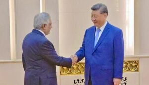 اسحاق ڈار اور چینی صدر شی جن پنگ کی بیجنگ میں ملاقات کا منظر