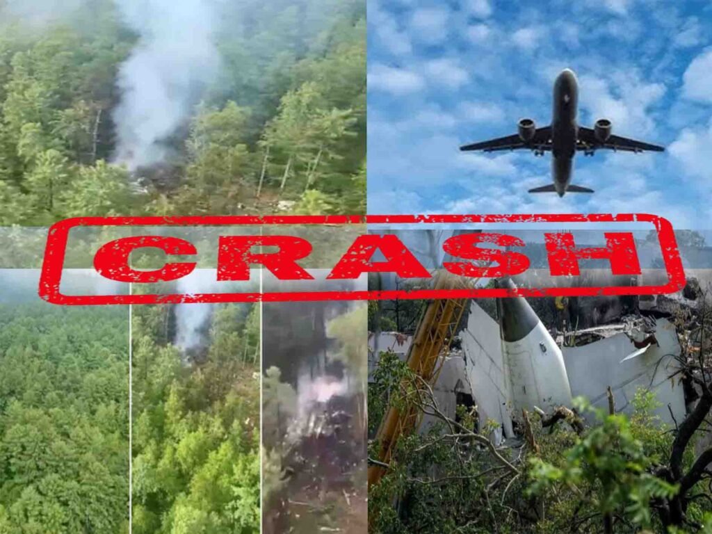 روس میں طیارہ حادثے کے بعد جنگلاتی علاقے میں جلے ہوئے طیارے کا ملبہ
