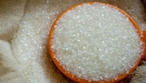 لاہور میں چینی کی قیمت 190 روپے کلو تک پہنچنے پر خالی دکانیں اور پریشان خریدار