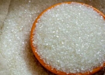 لاہور میں چینی کی قیمت 190 روپے کلو تک پہنچنے پر خالی دکانیں اور پریشان خریدار