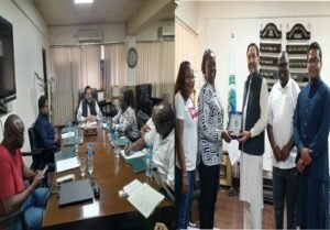 ‫کینیا کا وفد TDAP چیف ایگزیکٹو سے ملاقات کرتا ہوا‬