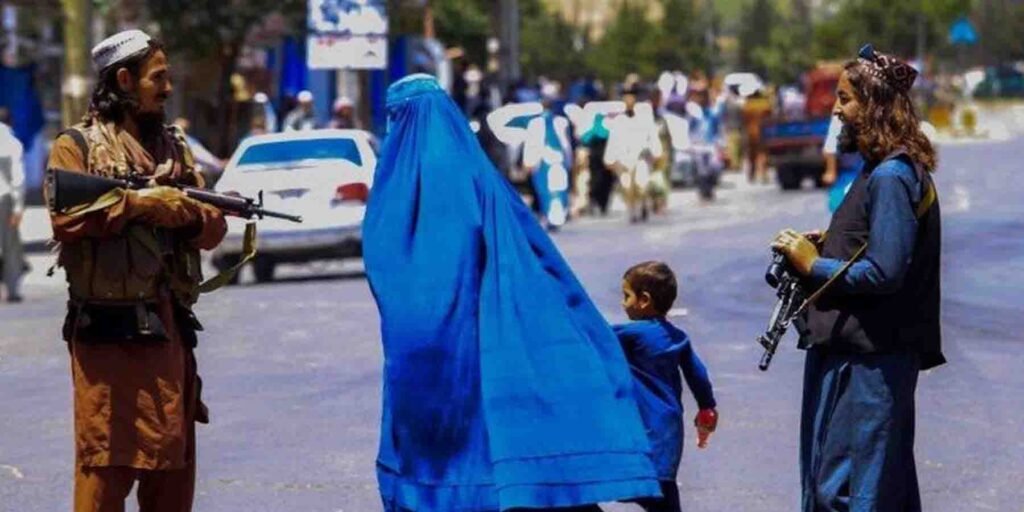 مدارس پر پابندی