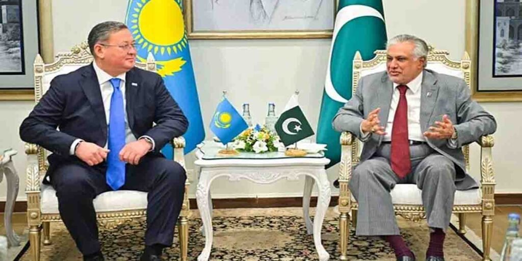اسحاق ڈار اور قازقستان کے وزیر خارجہ کی ملاقات