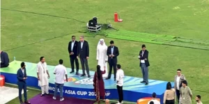 ایشیا کپ 2025 فائنل: بھارتی ٹیم نے محسن نقوی سے ٹرافی لینے سے انکار کردیا