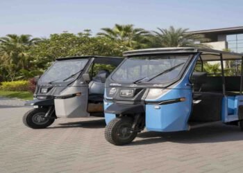 پاکستان میں بیٹری سے چلنے والے رکشےجدید کی لانچ