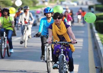 سائیکل چلانے کے فوائد – دماغ اور دل کی صحت کے لیے قدرتی ورزش