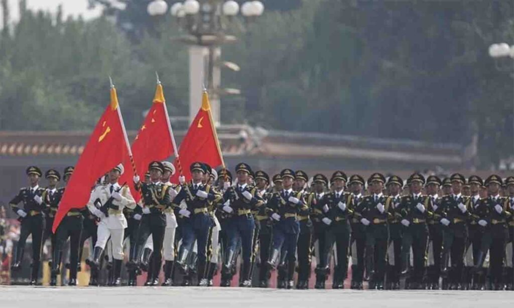 چینی صدر کا یوم فتح پریڈ میں فوجی اہلکاروں کو خراج تحسین