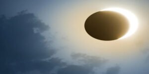 رواں سال کا دوسرا سورج گرہن 21 اور 22 ستمبر کی درمیانی شب"