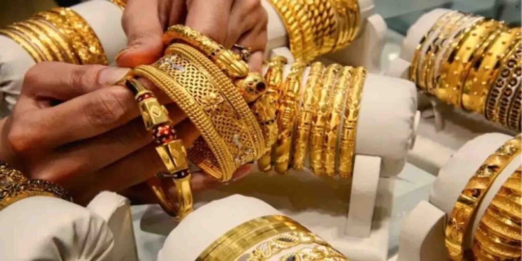 سونے کی قیمت مستحکم جبکہ چاندی کی قیمت میں اضافہ