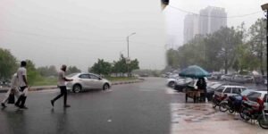 اسلام آباد موسلادھار بارش سے زیرآب آنے والی سڑکیں اور گاڑیاں