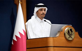 قطر کے وزیراعظم شیخ محمد بن عبدالرحمان الثانی اسرائیلی حملے پر پریس کانفرنس کرتے ہوئے