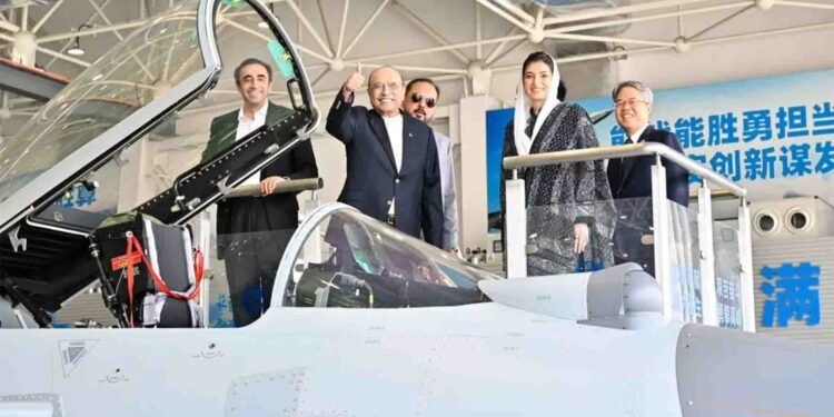 صدر زرداری کا AVIC دورہ