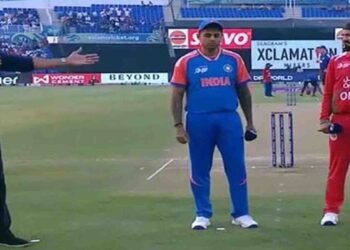 ٹی20 ایشیا کپ میں بھارت نے عمان کے خلاف ٹاس جیت کر پہلے بیٹنگ کا فیصلہ کیا