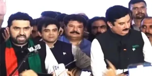 گورنر فیصل کریم کنڈی سے وزیراعلیٰ سہیل آفریدی نے عہدے کا حلف کا حلف لے لیا