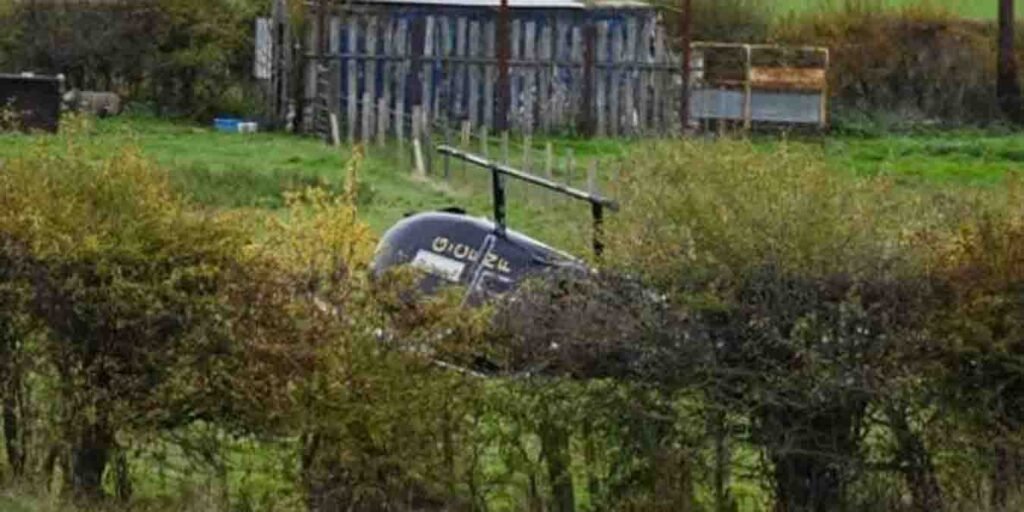 برطانیہ کے شہر ڈونکاسٹر میں ہیلی کاپٹر گر کر تباہ ہونے کے بعد جائے وقوعہ کا منظر