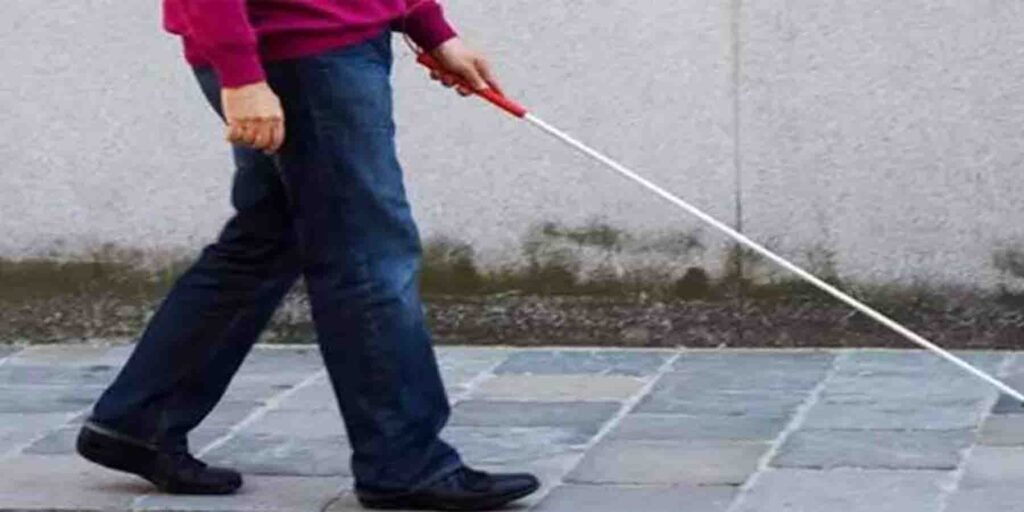 اطالوی شہری نابینا ہونے کا ڈرامہ رچاتے ہوئے