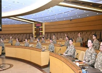 عاصم منیر کی زیرصدارت کورکمانڈر کانفرنس کا منظر