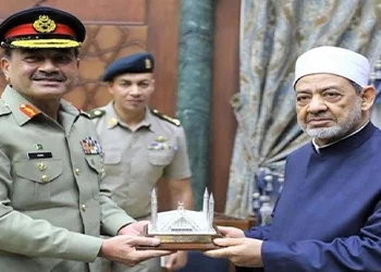 فیلڈ مارشل عاصم منیر کا دورہ مصر , مصری قیادت سے ملاقات کرتے ہوئے