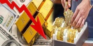 پاکستان میں سونے کی مارکیٹ، زیورات کی دکان میں گولڈ بارز