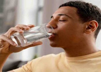 پانی کم پینے کے نقصانات اور ڈی ہائیڈریشن کی علامات