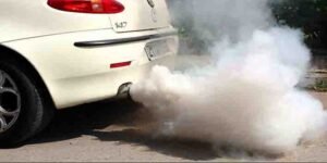 دھواں چھوڑنے والی گاڑیاں سڑکوں سے ہٹانے کا حکومتی فیصلہ