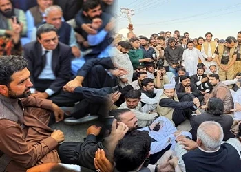 وزیراعلیٰ خیبرپختونخوا سہیل آفریدی کا اڈیالہ جیل کے باہر احتجاج کرتے ہوئے