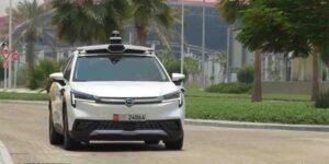 ابوظبی بغیر ڈرائیور گاڑیاں یاس جزیرے پر چلتی ہوئیں - مشرق وسطیٰ کا پہلا شہر