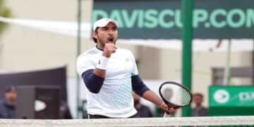 اعصام الحق ریٹائرمنٹ - آخری میچ کے بعد تماشائیوں کی تالیوں میں پاکستان کے لیجنڈ ٹینس اسٹار