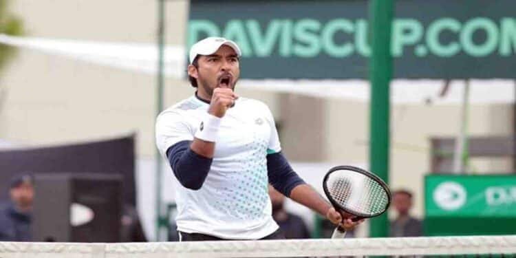 اعصام الحق ریٹائرمنٹ - آخری میچ کے بعد تماشائیوں کی تالیوں میں پاکستان کے لیجنڈ ٹینس اسٹار