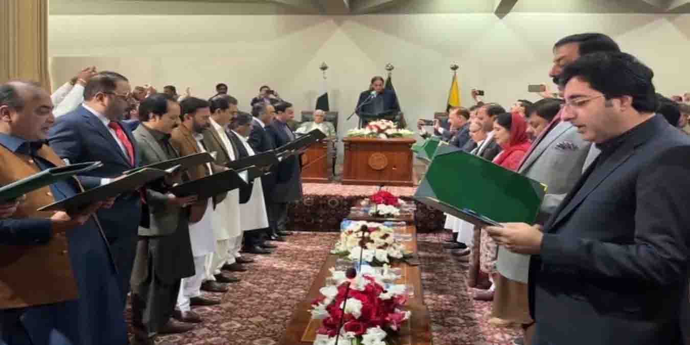 آزاد کشمیر کابینہ حلف کی تقریب کا منظر