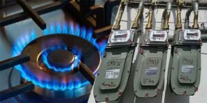 گیس قیمتوں میں کمی کے اعلان پر خوش ہوتے صارفین کی نمائندہ تصویر