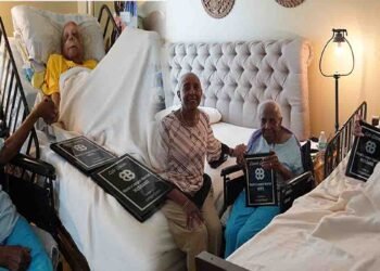 83 سالہ طویل شادی کرنے والا امریکی جوڑا لائل اور ایلینر گٹنز