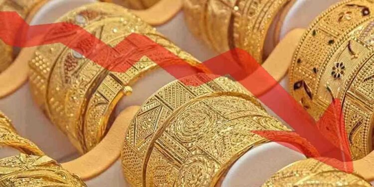 پاکستان میں سونے کی فی تولہ قیمت میں کمی