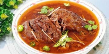 نہاری بنانے کی ترکیب کے ساتھ مزیدار گرم گرم نہاری کی تصویر