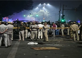 بھارتی دارالحکومت نئی دہلی میں دھماکہ، لال قلعہ میٹرو اسٹیشن کے قریب خوفناک کار دھماکا