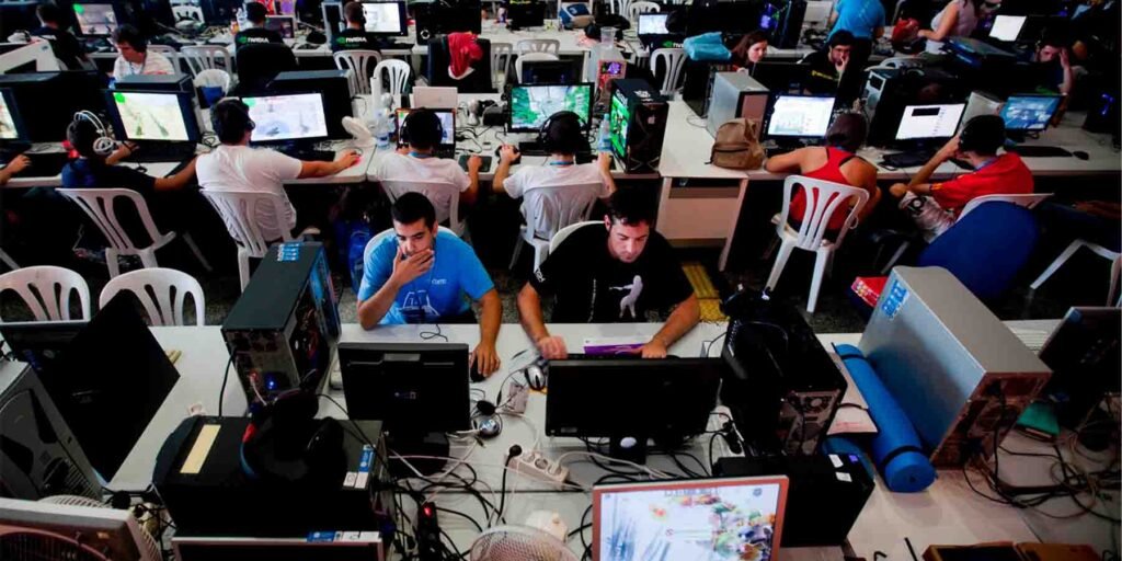 پاکستان آئی ٹی برآمدات 2025 اکتوبر میں 386 ملین ڈالر کا ریکارڈ