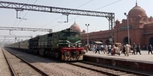 پاکستان ریلوے ٹرین شیڈول 2025: لاہور سے کراچی، کوئٹہ اور دیگر شہروں کے لیے