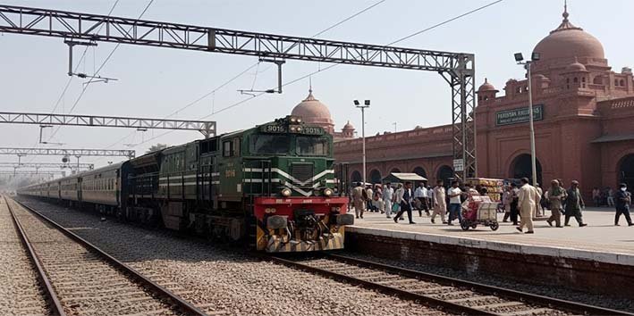 پاکستان ریلوے ٹرین شیڈول 2025: لاہور سے کراچی، کوئٹہ اور دیگر شہروں کے لیے