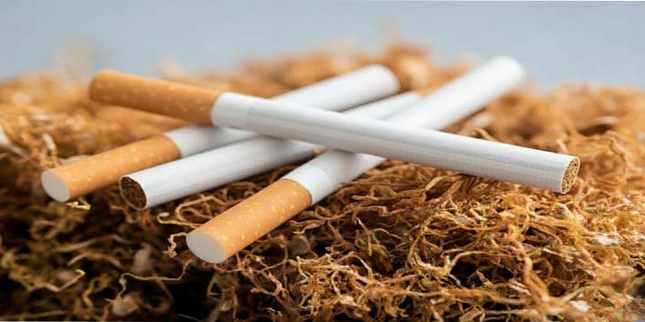 پاکستان میں تمباکو معاشی نقصان پر پائیڈ کی رپورٹ کا ڈیٹا پیش کرتے ماہرین