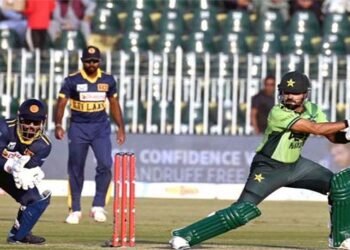 پاکستان بنام سری لنکا آخری ون ڈے — دونوں ممالک کی ٹیمیں میدان میں