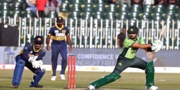 پاکستان بنام سری لنکا آخری ون ڈے — دونوں ممالک کی ٹیمیں میدان میں