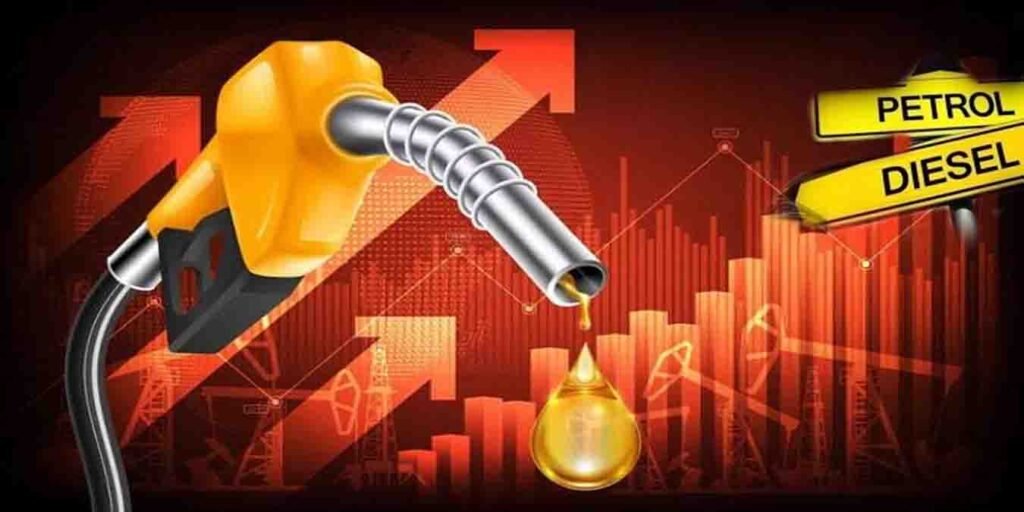 پیٹرولیم قیمتوں میں اضافہ کی خبروں کے بعد پمپ پر گاڑیوں کی قطاریں