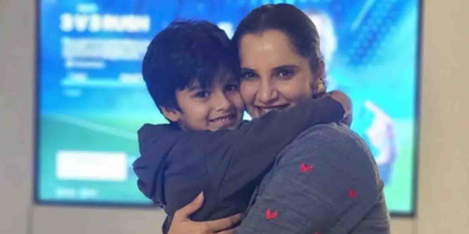 بیٹے کی تنہا پرورش ایک مشکل کام ہے