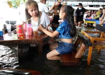 سیلابی ریسٹورینٹ تھائی لینڈ