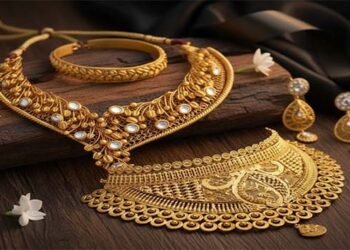 سونے کی قیمت میں کمی — سونے کے زیورات کا ڈسپلے